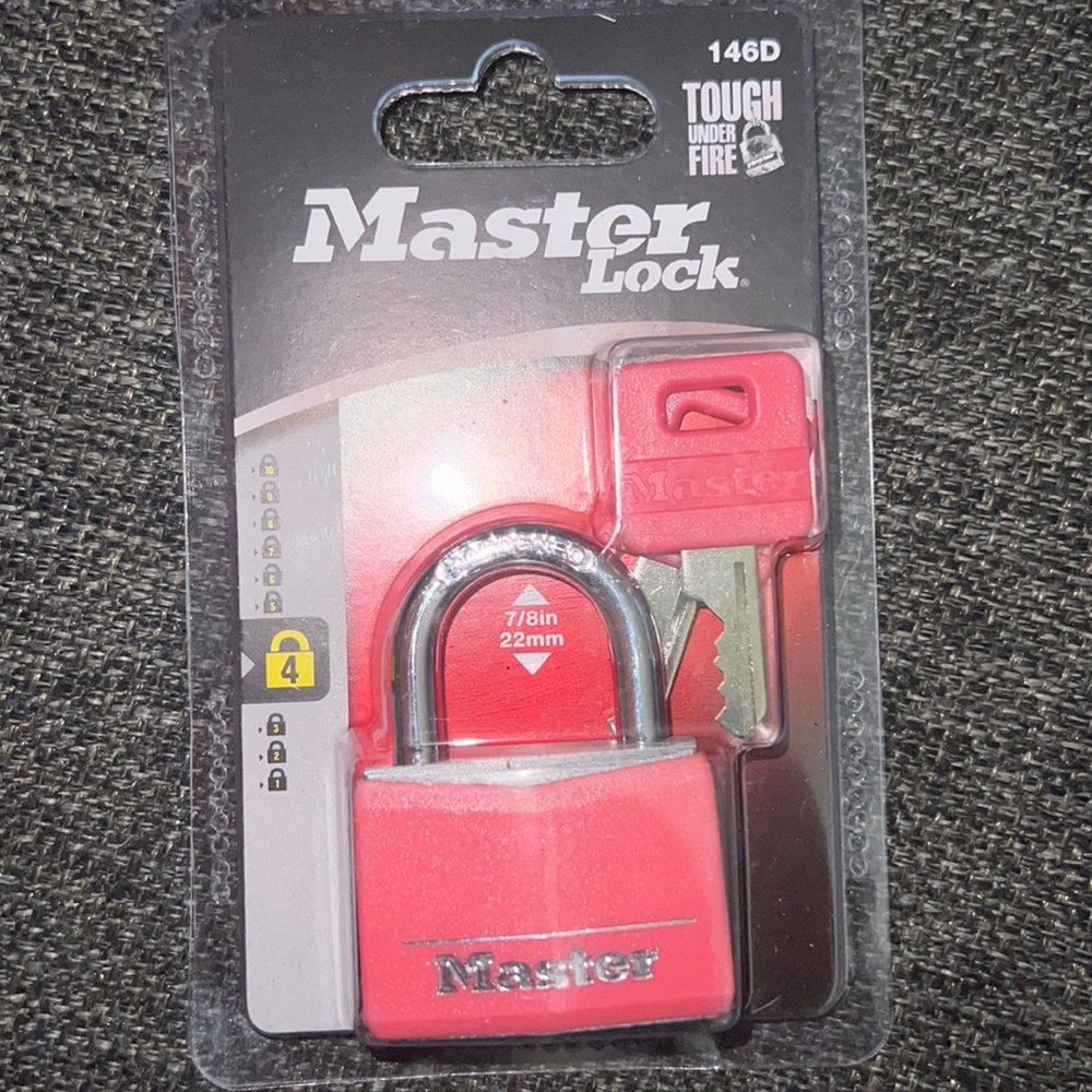 Master lock pink